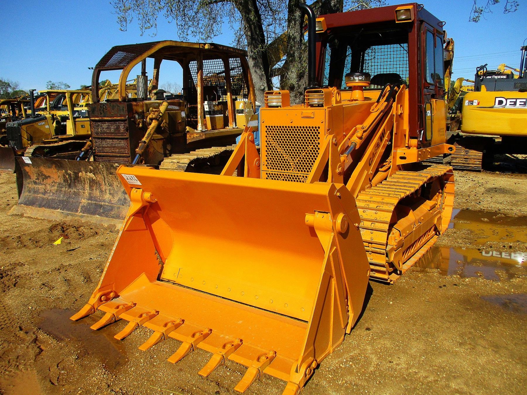 CASE 1155E CRAWLER LOADER, VIN/SNJAK0009857 MP BUCKET, WINCH, CAB, A