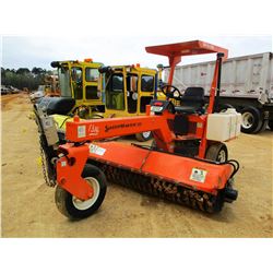 2014 LAYMORE SM300 BROOM, VIN/SN:35453 - 8' BROOM, CANOPY, WATER SYSTEM, METER READING 357 HOURS