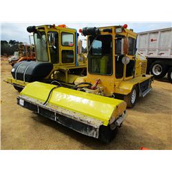 2014 SUPERIOR SM80CT BROOM, VIN/SN:814208 - 8' BROOM, CAB, A/C, METER READING 909 HOURS