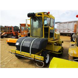 2006 SUPERIOR DT80J SWEEPER, VIN/SN:804063 - 8' BROOM, CAB, A/C, METER READING 1,389 HOURS