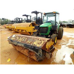2008 JOHN DEERE 4520 FARM TRACTOR, VIN/SN:440739 - MFWD, 8' BROOM, CAB, A/C, METER READING 644 HOURS