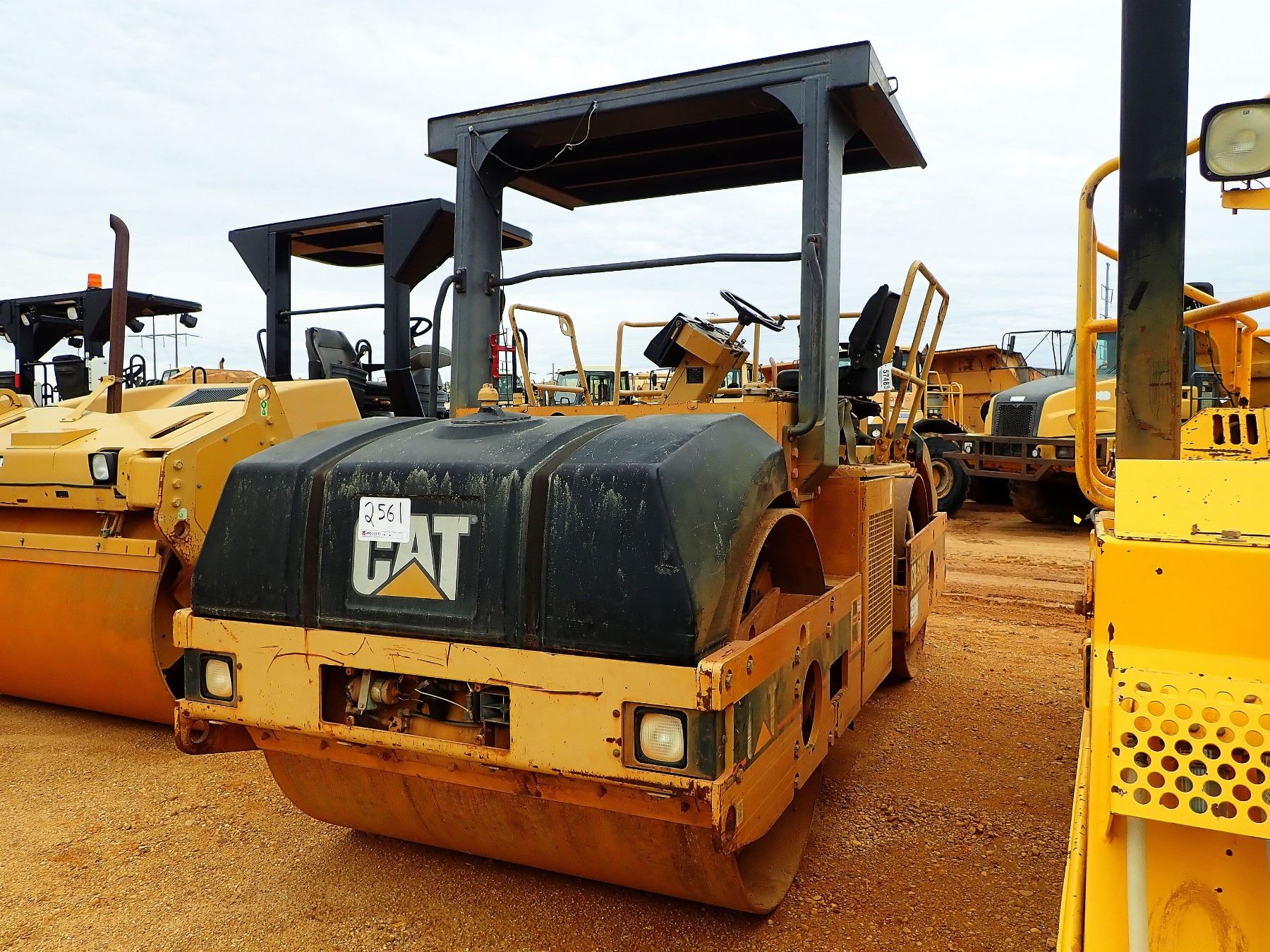 2001 CAT CB 534C ROLLER VIN SN 5HN00764 TANDEM 2001 CAT CB 534C ROLLER VIN SN 5HN00764 TANDEM