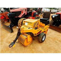 2015 MAULDIN 3000 ROLLER, VIN/SN:2YP02811 - TOW PACKAGE, VIBRATORY, 28" FRONT DRUM, 34" REAR DRUM, M