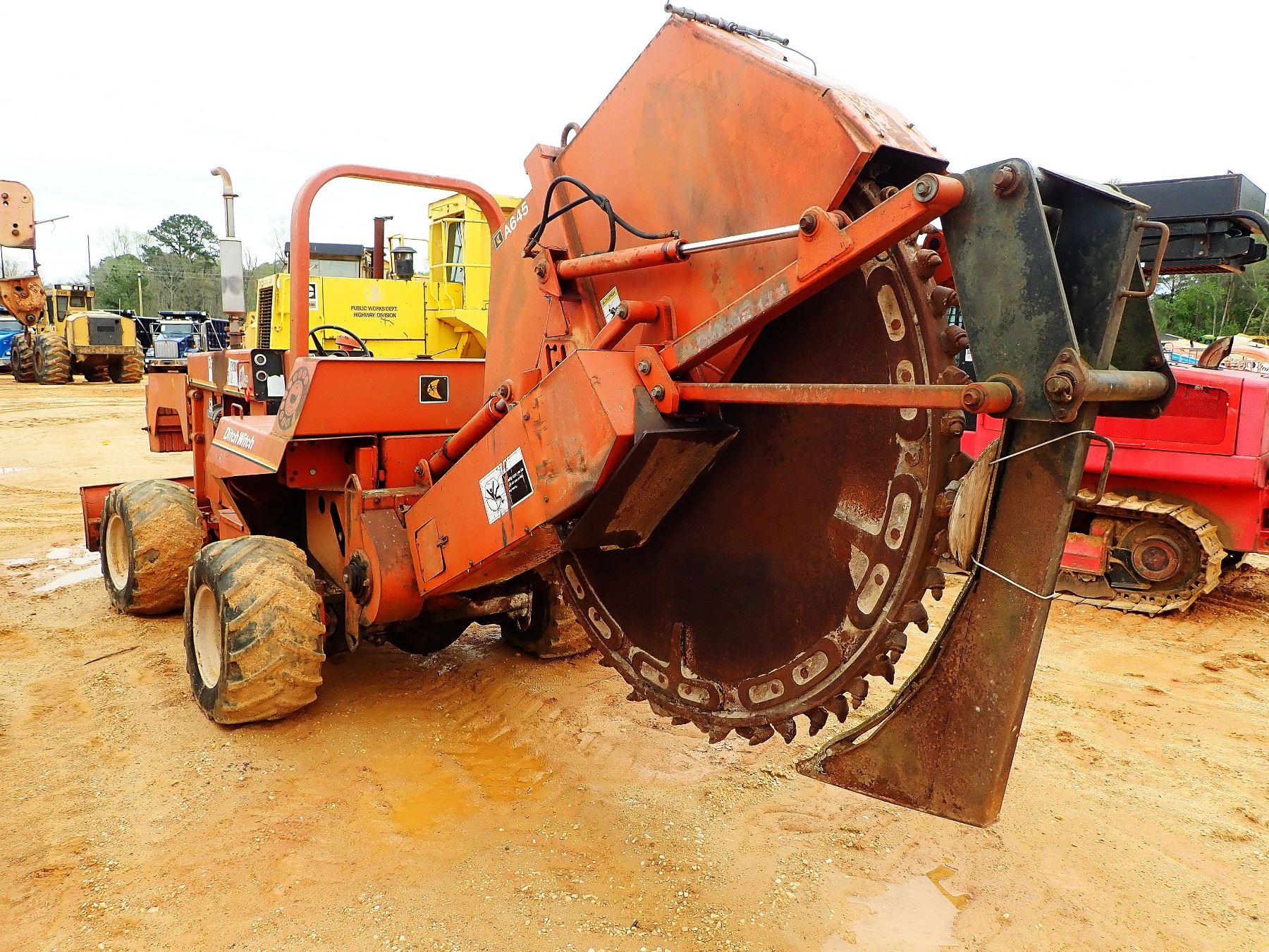 DITCH WITCH 6510 TRENCHER, VIN/SN:654456 - 4X4, DIESEL ENGINE, A645 ...