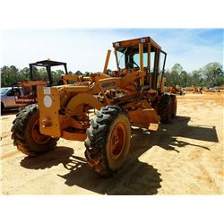 CHAMPION 720 MOTOR GRADER, VIN/SN:720R18711626372 - 12' MOLDBOARD, SCARIFIER, CAB, 14:00-24 TIRES, M