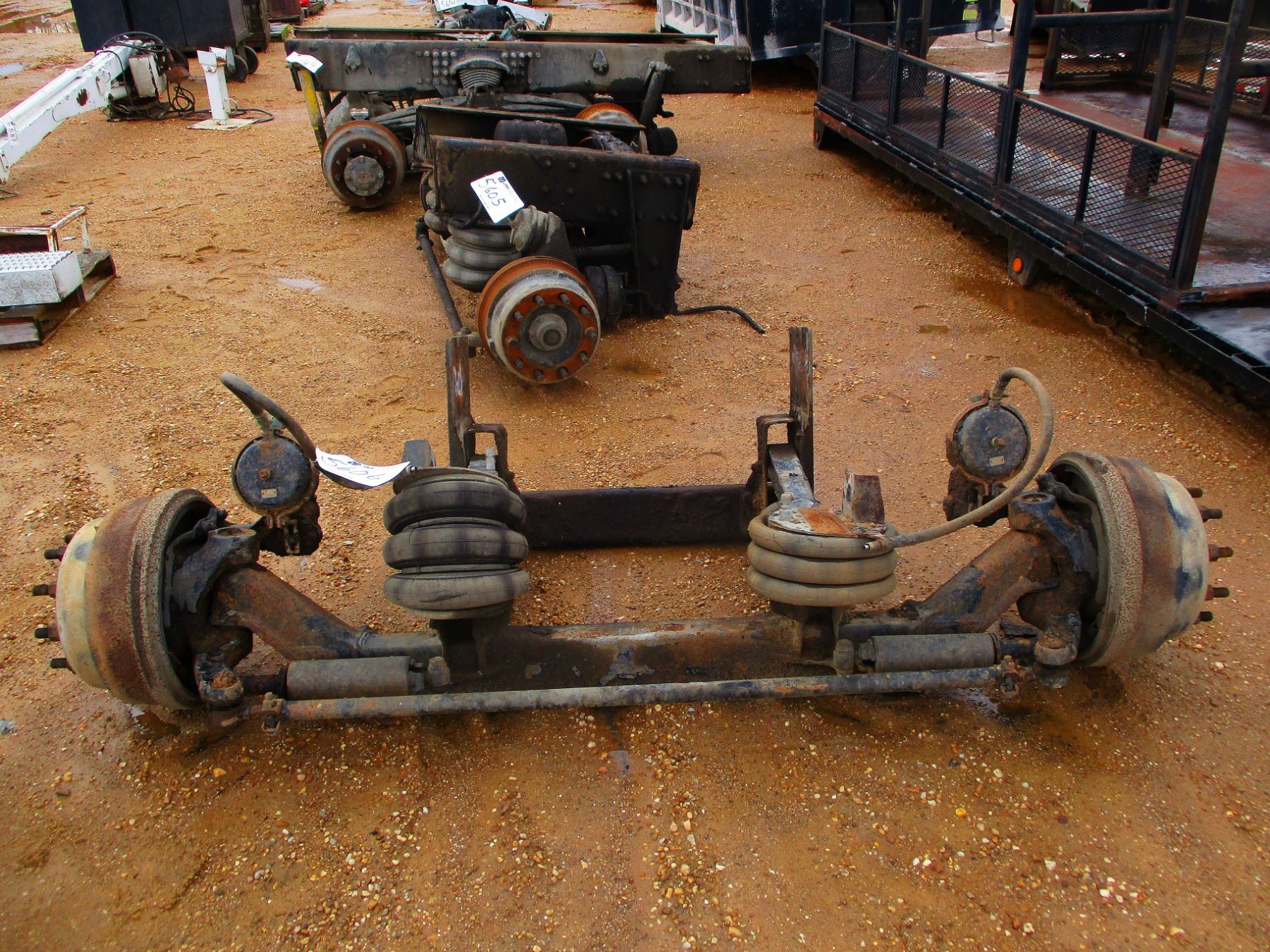 STEERABLE LIFT AXLE W/MOUNTING BRACKET(A1)