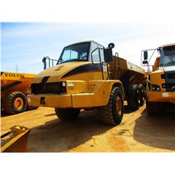 2001 CAT 730 ARTICULATED DUMP, VIN/SN:AGF00366 - CAB, A/C, 23.5R25 TIRES, METER READING 13,936 HOURS