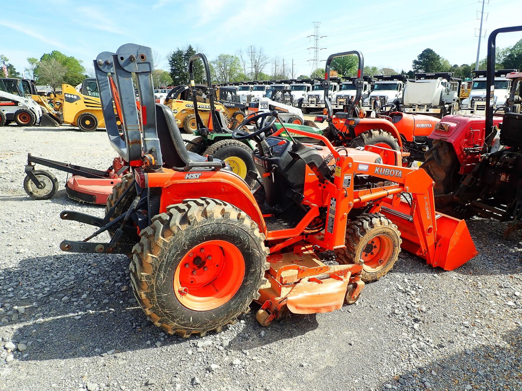 KUBOTA B7510 FARM TRACTOR, VIN/SN62847 MFWD, L3021 LOADER, ROLL BAR