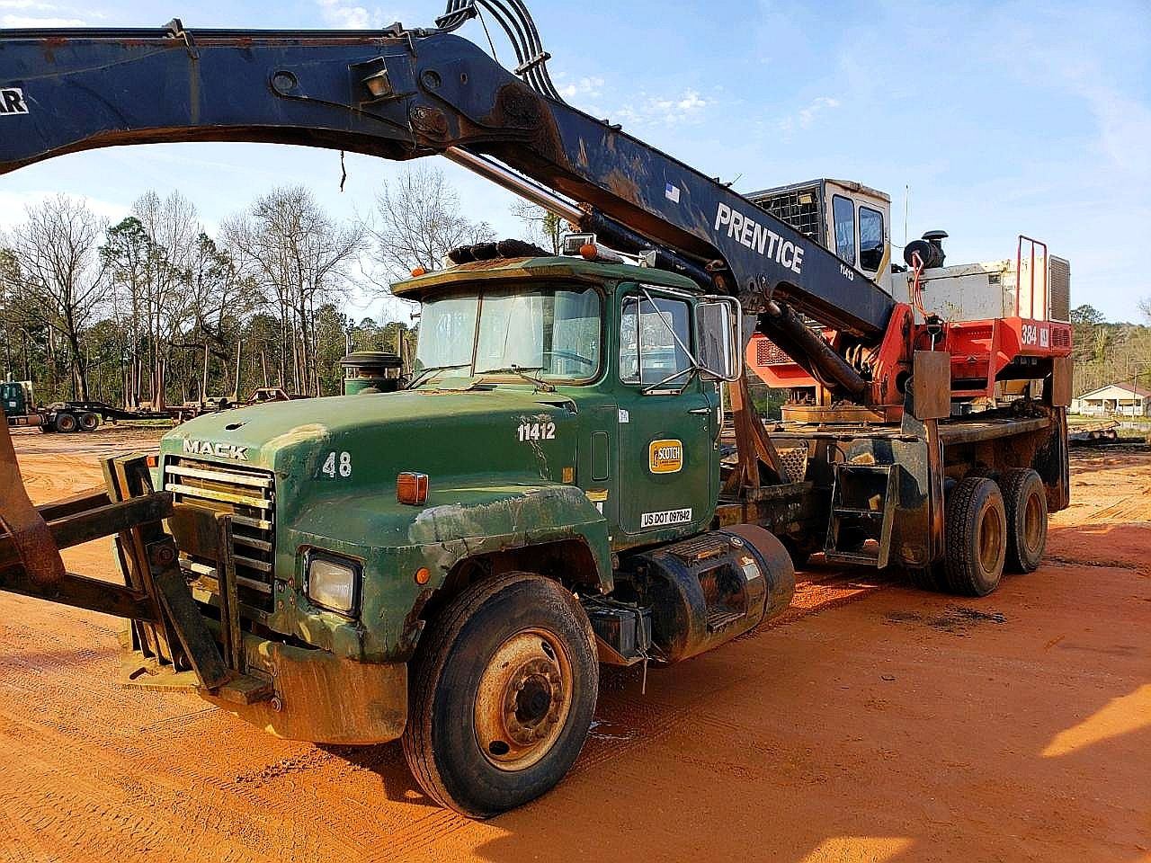 Prentice 384 PRENTICE 384 LOG LOADER, VIN/SN:PR61358 - CAB, MTD ON 1992 MACK RD ...