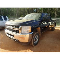 2011 CHEVROLET 3500HD, VIN/SN:1GC1KXC8XBF174943 - 4X4, CREW CAB, DURAMAX DIESEL, A/T, ODOMETER READI
