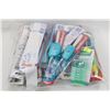 Image 1 : LARGE BAG OF TOOTHBRUSHES AND OTHER DENTAL