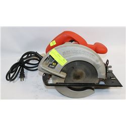 BLACK & DECKER 11AMP CIRCULAR SAW