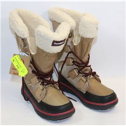 NEW, LADIES SIZE 6 WINTER BOOTS