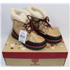 Image 1 : NEW LADIES SIZE 6 WINTER BOOTS