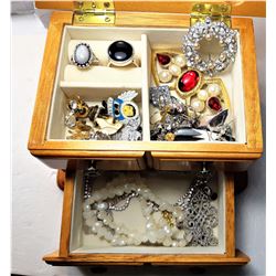 11)  MAPLE JEWELRY BOX & CONTENTS