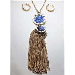 18)  GOLD TONE ROUND STAR MOTIF PENDANT