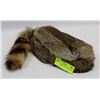 Image 1 : DAVY CROCKETT STYLE RACCOON HAT