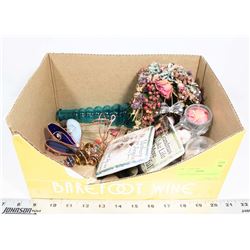 FLAT OF ASSORTED COLLECTIBLES