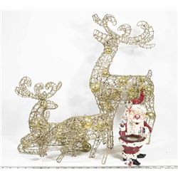 BOX W/3 GOLDEN REINDEER & A SANTA T-
