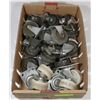 Image 1 : FLAT W/VARIOUS STYLE SWIVEL CASTORS