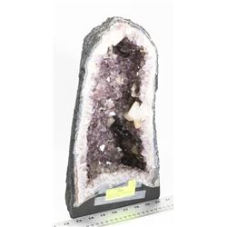 LARGE 22.7 LBS 15 1/2 INCHES TALL AMETHYST GEODE