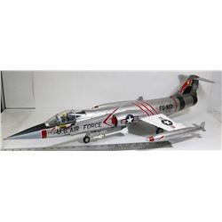F-104 CG FIGHTER JET MODEL - USAF
