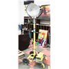 Image 1 : PORTABLE SINGLE LIGHT STAND ON WHEELS WITH NEW
