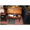 Image 2 : ESTATE SOLID WOOD WRITING DESK WITH CHAIR