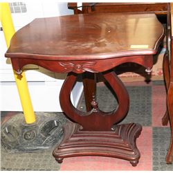 SOLID WOOD END TABLE