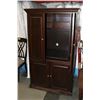 Image 1 : SOLID OAK ARMOIRE