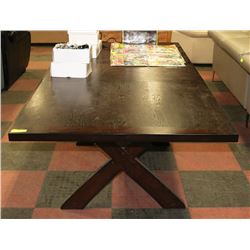 LARGE WOOD TONE KITCHEN TABLE WITH LEAF