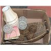 Image 1 : HOME DECOR LOT WITH XL BASKET, DECORATIVE BALLS,