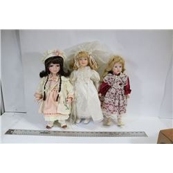 FLAT OF ASSORTED PORCELAIN DOLLS