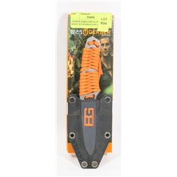 GERBER PARACORD SURVIVAL KNIFE WITH SHEATH IN BOX.