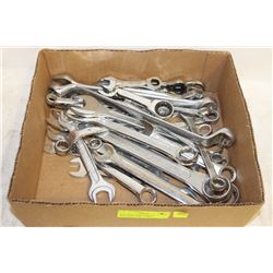 BOX WITH OVER 30 METRIC WRENCHES 7MM - 32MM