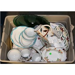 TOTE OF COLLECTIBLE DISHES
