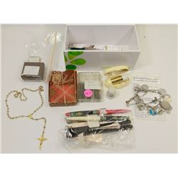 ESTATE BOX OF SMALL TRINKETS