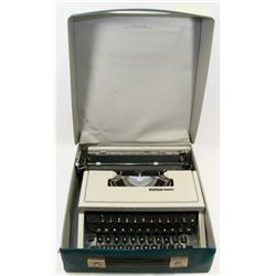 VINTAGE OLIVETTI TYPEWRITER W/ CASE