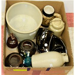 BOX OF COLLECTIBLE CERAMICS