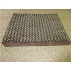 New Pet Bed 27 x 36 x 4 Zippered covor for easy washing