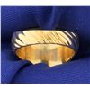 Image 4 : Men's Blank Signet Ring in 14K Yellow Gold