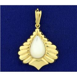Mabe Pearl Pendant in 18K Yellow Gold