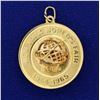 Image 1 : 1964 New York World's Fair Pendant in 14K Yellow Gold
