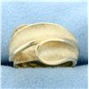 Image 1 : Modern Abstract Style Ring in 14K Yellow Gold