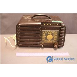 Vintage Zenith AM/FM Electric Radio
