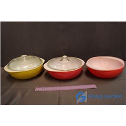 Set of 3 Vintage Pyrex Bowls 2 w/ Lids (2 Flamingo 1952-1956;1 Yellow - 1956-1962)