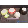 Image 3 : Lot of 5 Assorted Vintage Pyrex Dishware - Pie Plate, Bowls, etc