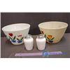 Image 2 : 4 Pieces of Fire King Dishware - 2 Deep Bowls & Set of Salt & Pepper Shakers