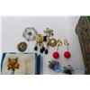 Image 5 : Jewelery Box W/ Watches, Broaches, & Clip-on Earings