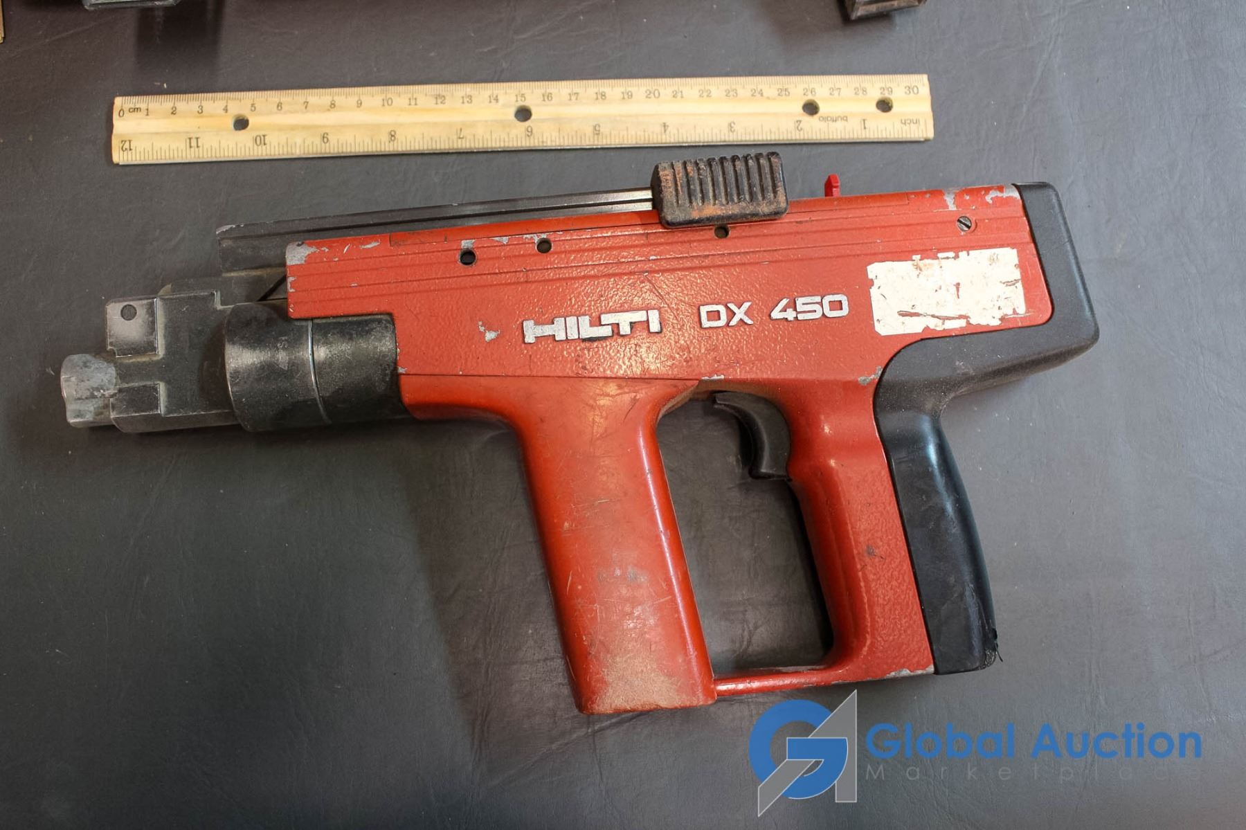 Hilti DX450 Concrete Nail Gun